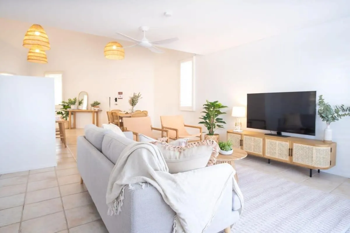 Spacious Seaside Oasis On Dicky Beach 칼론드라 0*,  오스트레일리아